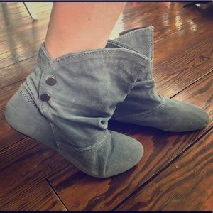 Gray suede Steve Madden booties